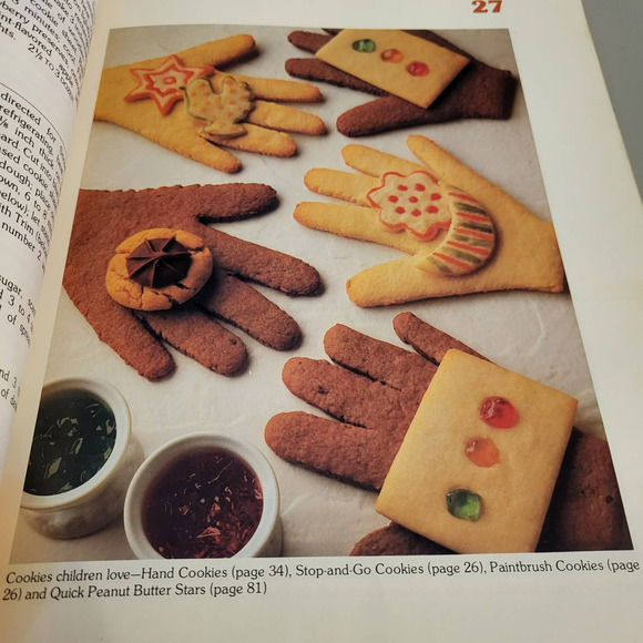 VINTAGE BETTY CROCKER'S COOKIE BOOK COOK BOOK CLASSIC RECIPES - Picture 4 of 5